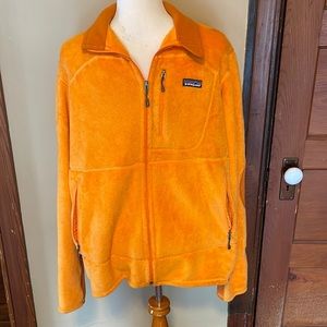 Men’s Patagonia R2 Fleece Jacket size large-orange